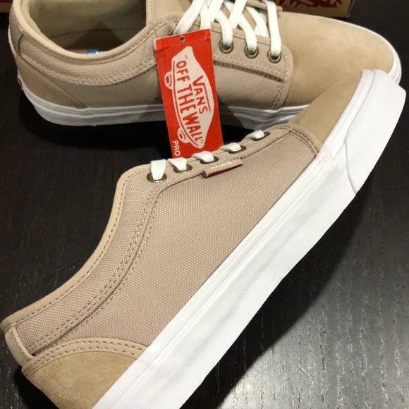 vans chukka low humus